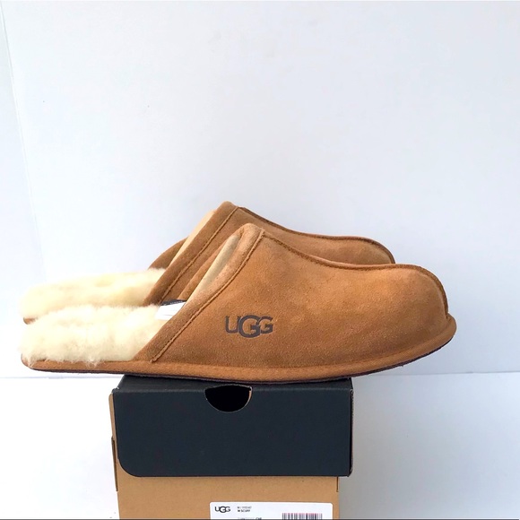 UGG Scuff Slippers - Picture 3 of 9